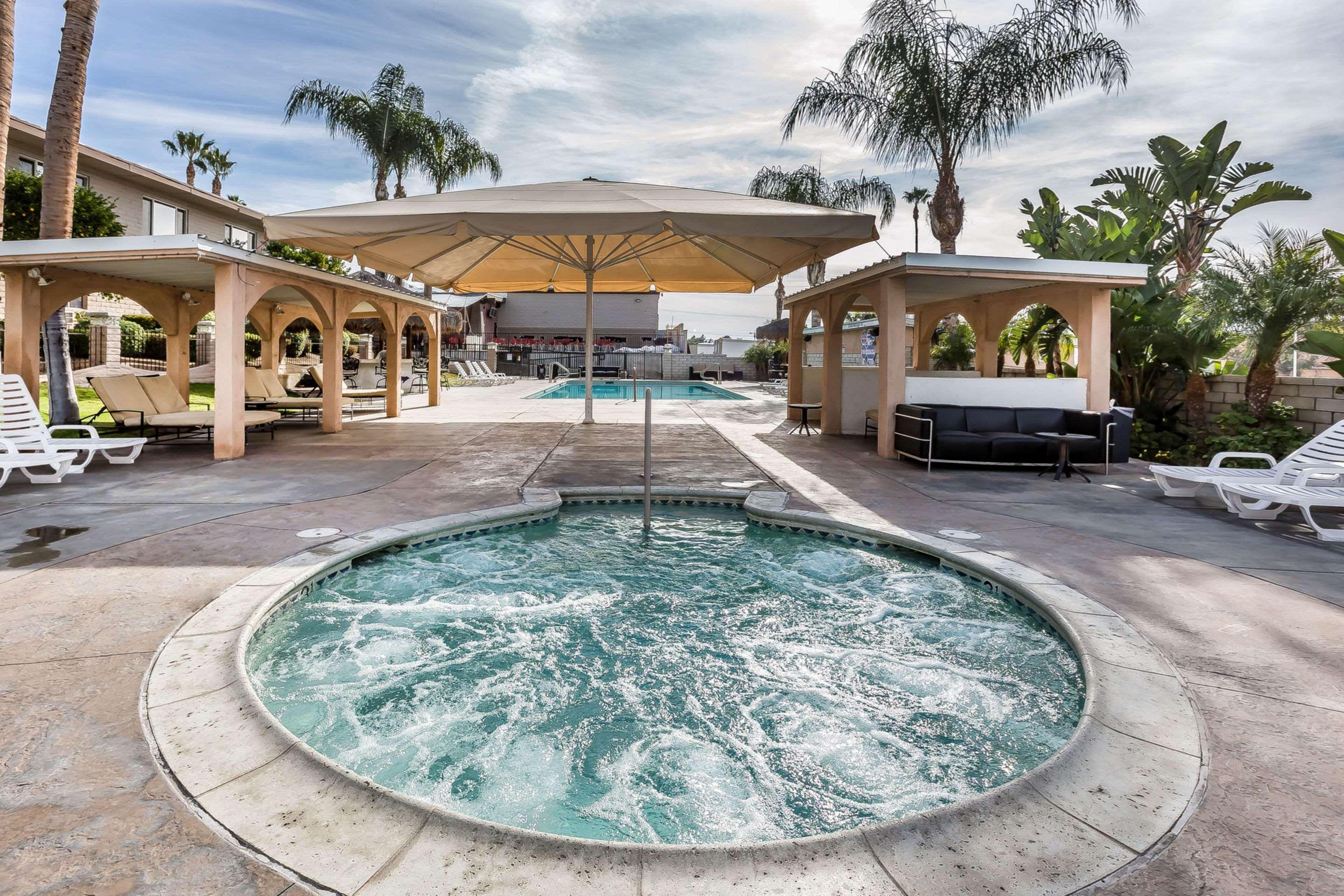 Econo Lodge Lake Elsinore Casino Exterior photo