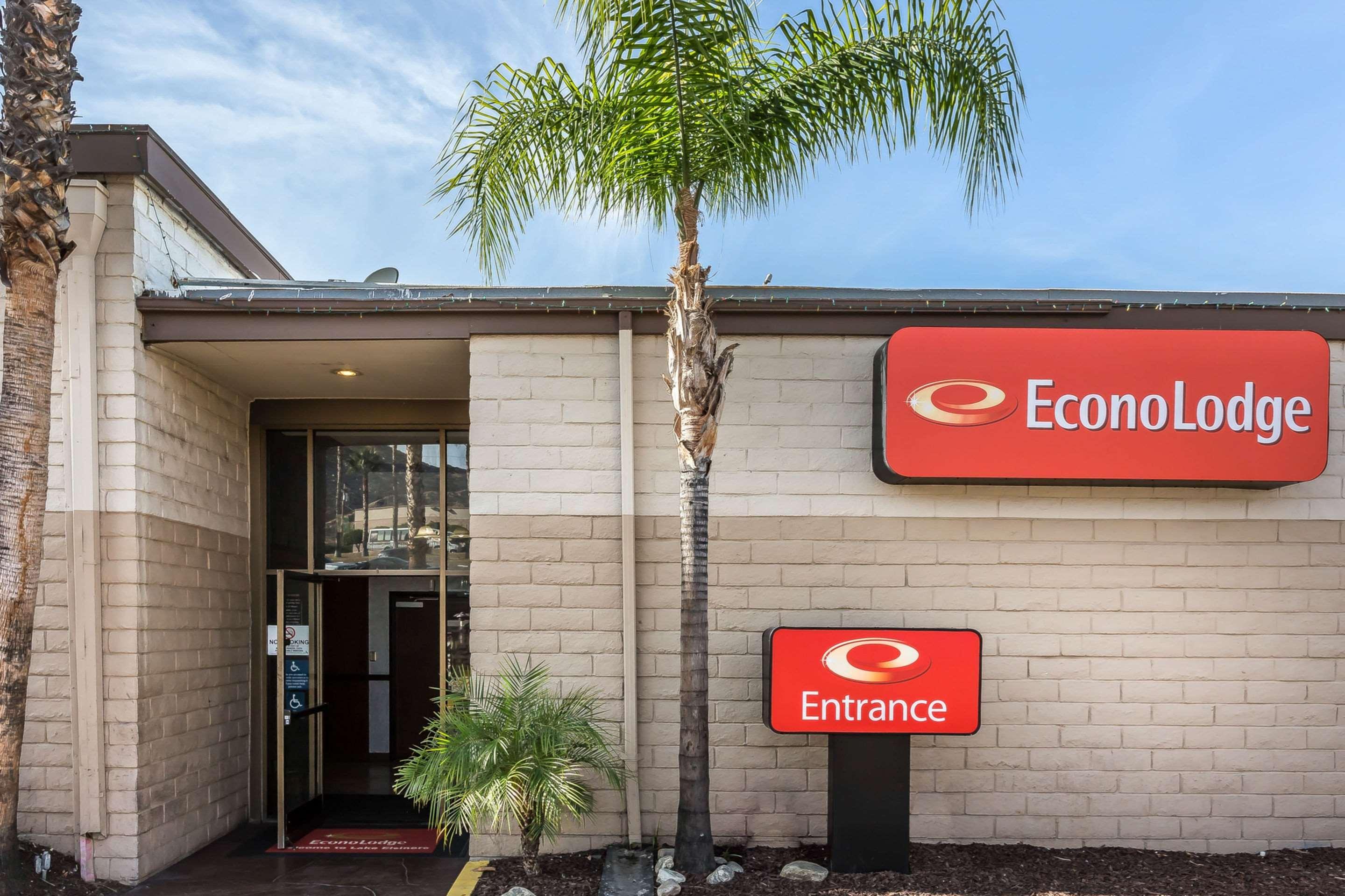 Econo Lodge Lake Elsinore Casino Exterior photo